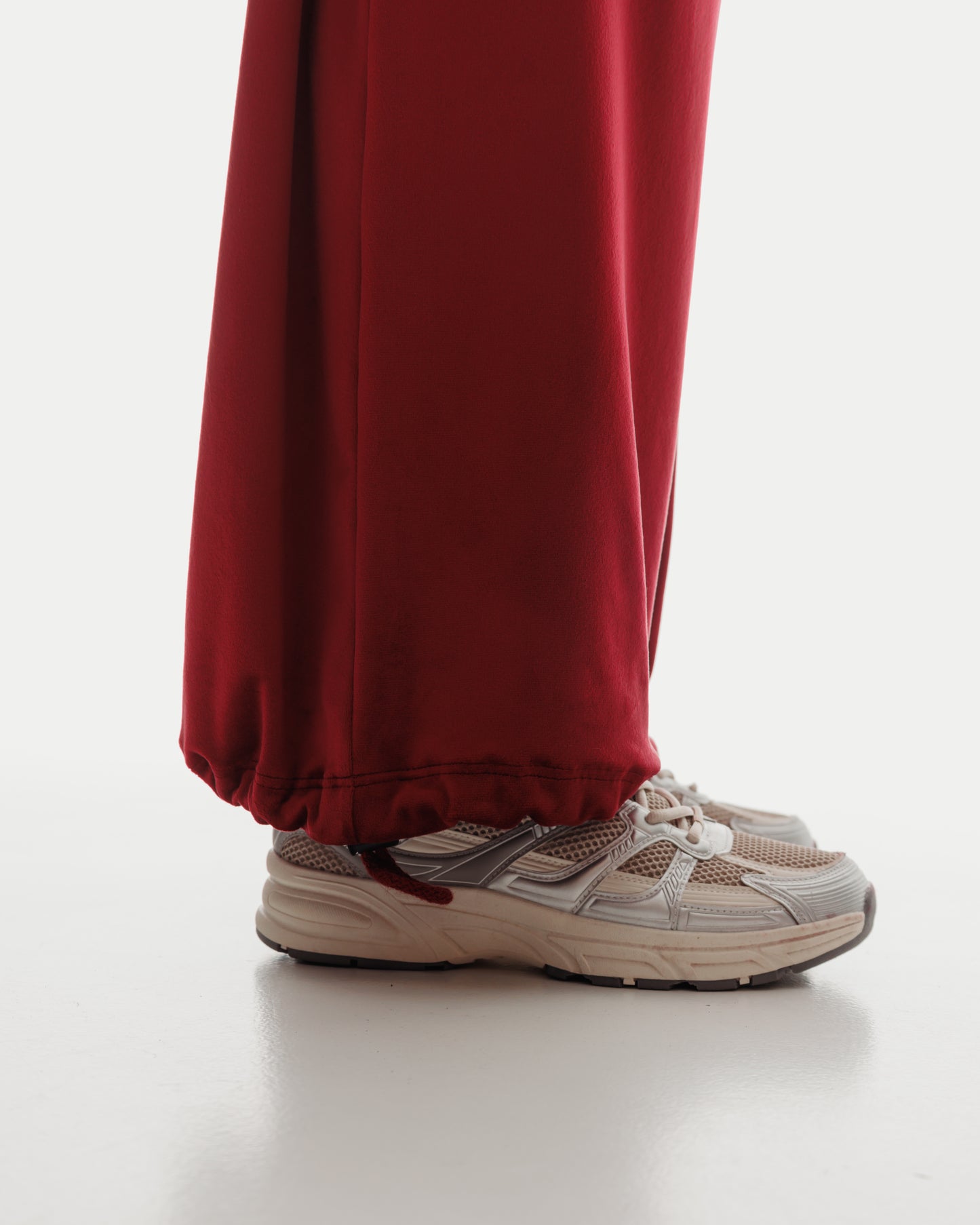 VELOUR SET in Cherry Red